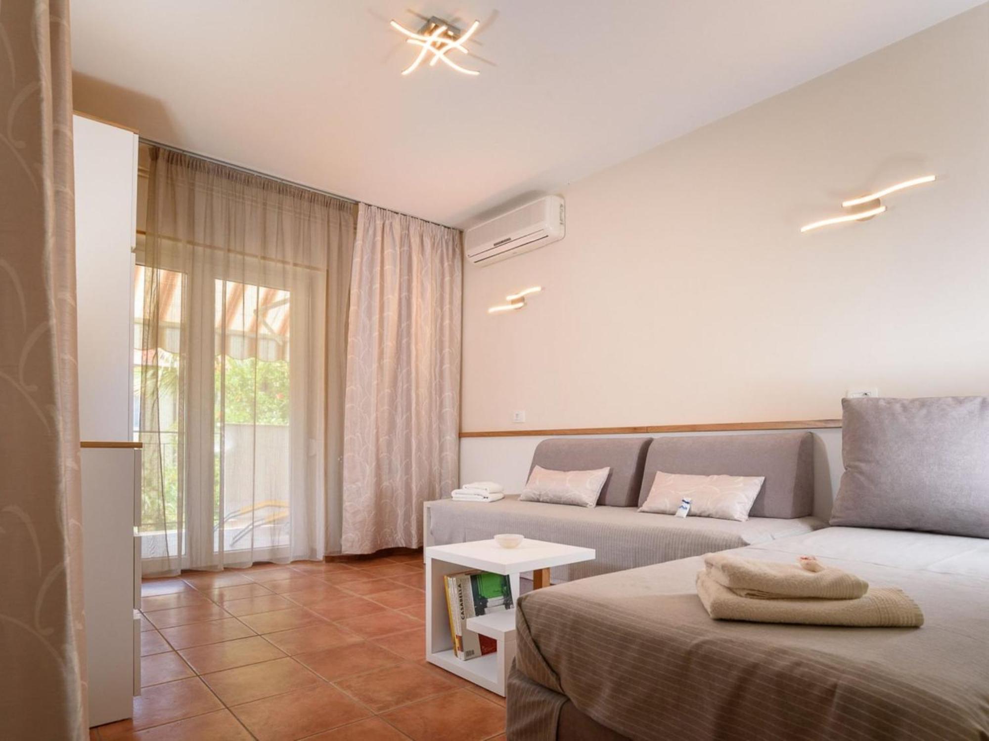 Alba - One Bedroom